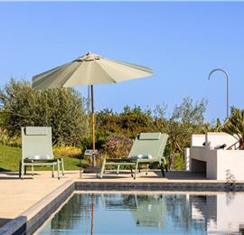 4 bedroom villa with pool near Noto, sleeps 8